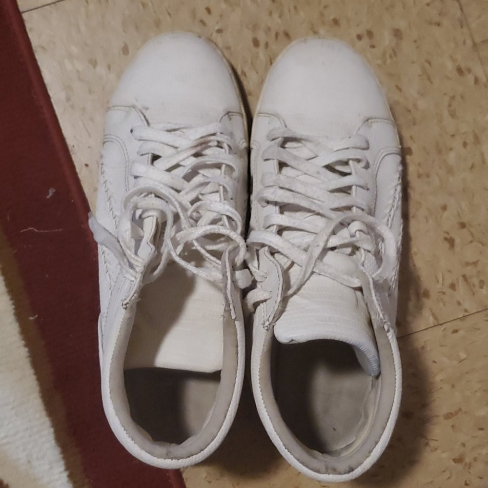 Shoe
